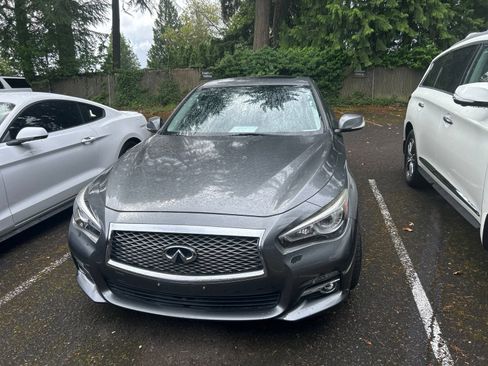 Used 2015 INFINITI Q50 Premium w/ Navigation Package RWD image 2