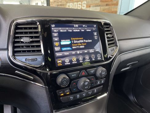 Used 2021 Jeep Grand Cherokee Limited AWD/4WD image 29