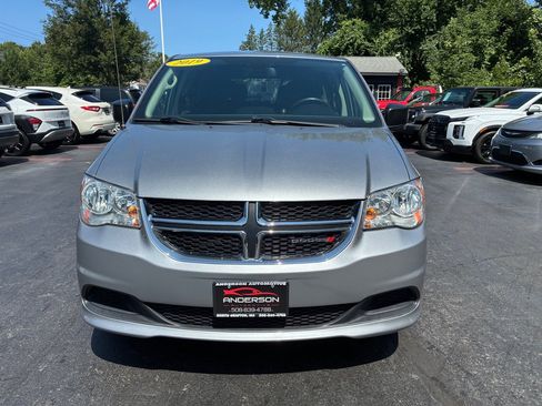 Used 2019 Dodge Grand Caravan SE FWD image 3