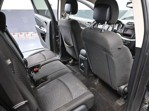 Used 2016 Dodge Journey SE w/ Flexible Seating Group image 41