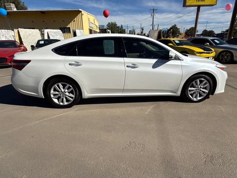 Used 2013 Toyota Avalon XLE Premium FWD image 8