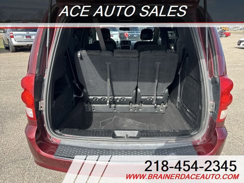 Used 2017 Dodge Grand Caravan SE FWD image 11