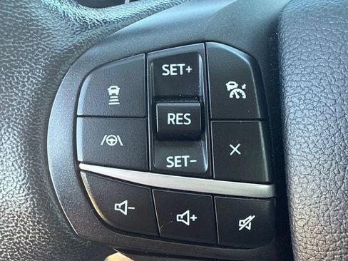 Used 2020 Ford Explorer XLT w/ Equipment Group 202A RWD image 12