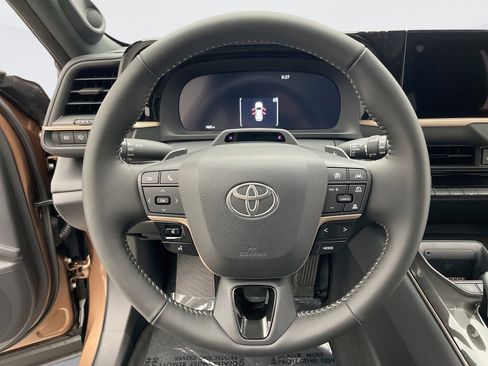 Used 2025 Toyota Crown Signia w/ Advanced Technology Package image 12