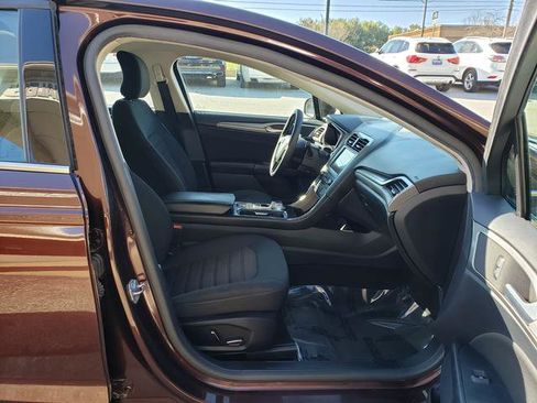 Used 2019 Ford Fusion SE image 17