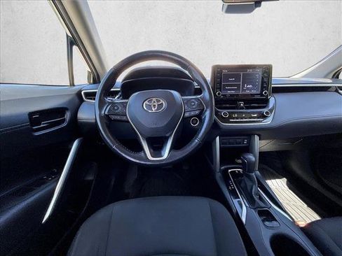 Used 2022 Toyota Corolla Cross LE w/ Moonroof Package FWD image 7