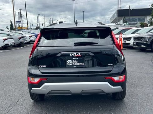 Certified 2026 Kia Niro EX FWD image 6
