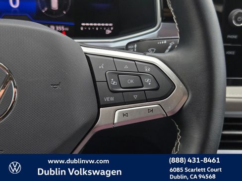 Used 2025 Volkswagen Taos SE FWD image 20
