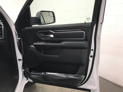 New 2026 RAM 1500 4x4 Crew Cab image 38