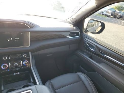 Used 2024 GMC Yukon XL Denali w/ Advanced Technology Package RWD image 14