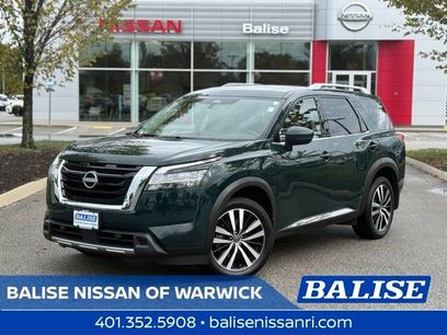Used 2024 Nissan Pathfinder Platinum w/ Cargo Package