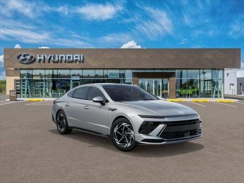 New 2025 Hyundai Sonata SEL FWD image 2