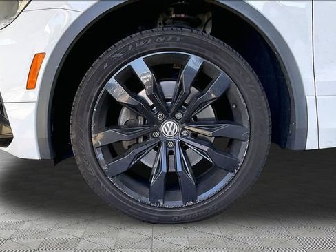 Used 2020 Volkswagen Tiguan SE R-Line AWD/4WD image 21