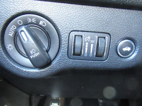 Used 2016 Dodge Challenger SXT Plus image 24