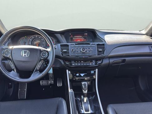 Used 2017 Honda Accord Sport image 21