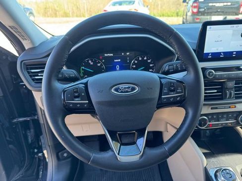 Used 2022 Ford Escape SEL FWD image 20