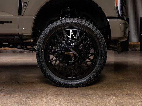 Used 2026 Ford F350 Platinum w/ Platinum Plus Package image 12