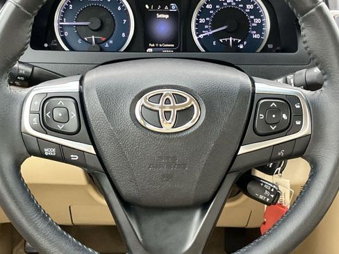 Used 2017 Toyota Camry XLE image 18