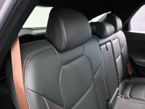 Used 2022 Genesis GV70 2.5T w/ Advanced Package image 46