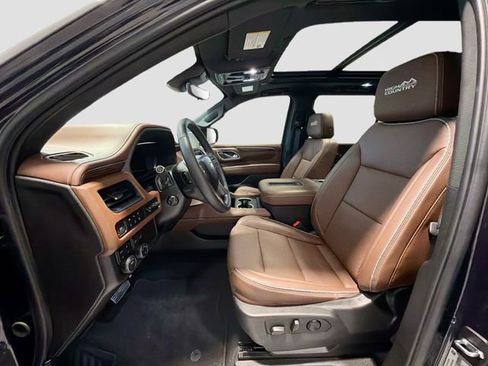 Used 2024 Chevrolet Suburban High Country image 21
