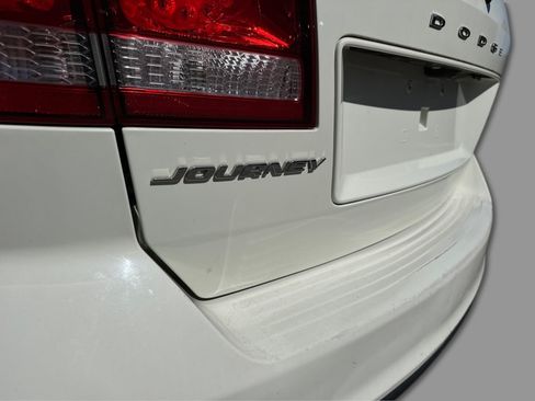 Used 2019 Dodge Journey SE w/ Connectivity Group FWD image 41