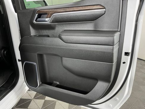 Used 2024 GMC Sierra 1500 SLE w/ X31 Off-Road Package image 14