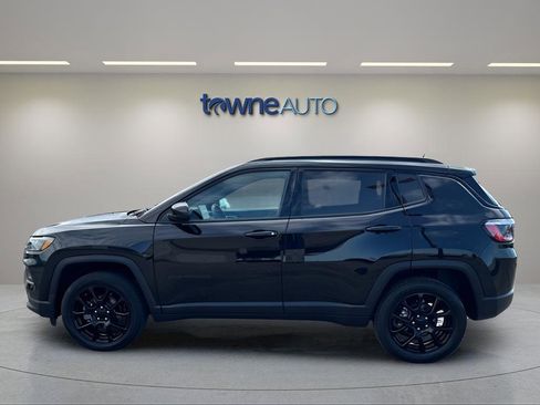 Used 2022 Jeep Compass Latitude w/ Convenience Group AWD/4WD image 2