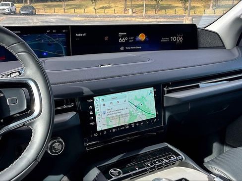 New 2025 Lincoln Navigator Reserve image 7