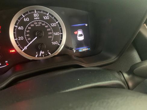 Used 2020 Toyota Corolla LE FWD image 4