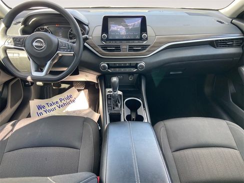 Used 2024 Nissan Altima 2.5 SV image 10