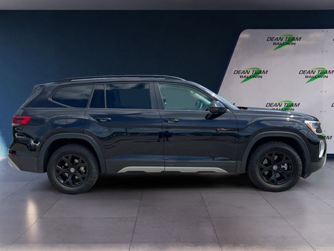 Certified 2024 Volkswagen Atlas Peak Edition SE AWD/4WD image 9
