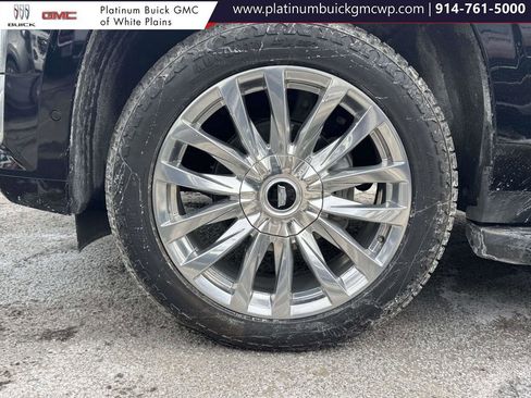 Used 2024 Cadillac Escalade Premium Luxury image 9