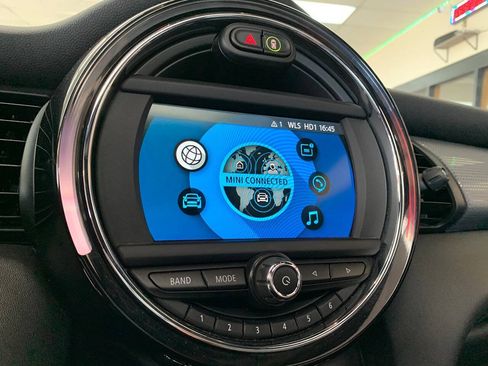 Used 2020 MINI Cooper 2-Door Hardtop FWD image 21