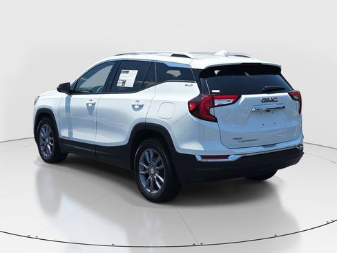Used 2023 GMC Terrain SLT w/ Infotainment Package II FWD image 8
