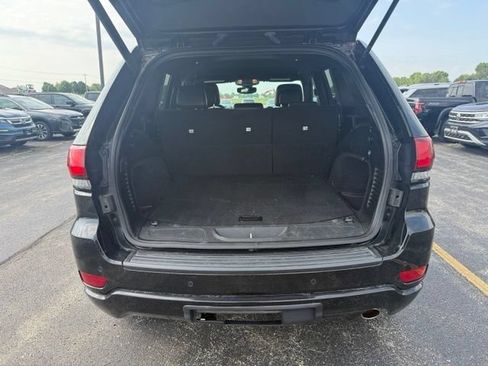 Used 2020 Jeep Grand Cherokee Altitude AWD/4WD image 5