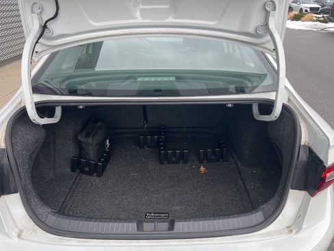 Used 2023 Volkswagen Jetta SE w/ Panoramic Sunroof Package image 58