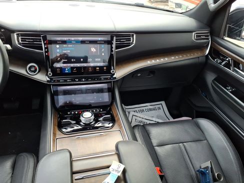 Used 2024 Jeep Grand Wagoneer L Base image 14