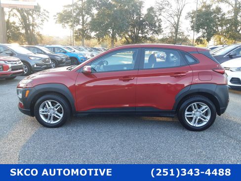 Used 2021 Hyundai Kona SE image 2