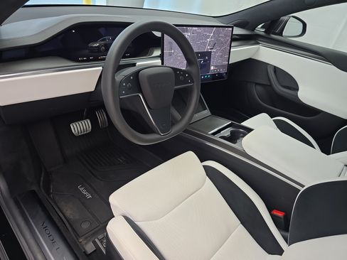 Used 2024 Tesla Model S Plaid AWD/4WD image 16