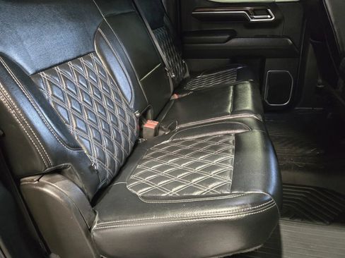 Used 2022 Chevrolet Silverado 1500 LT AWD/4WD image 9