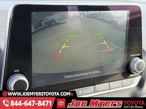 Used 2025 Nissan Sentra SV image 18