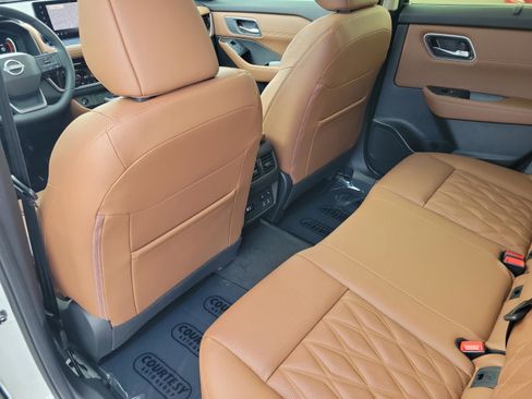 New 2026 Nissan Rogue Platinum image 10