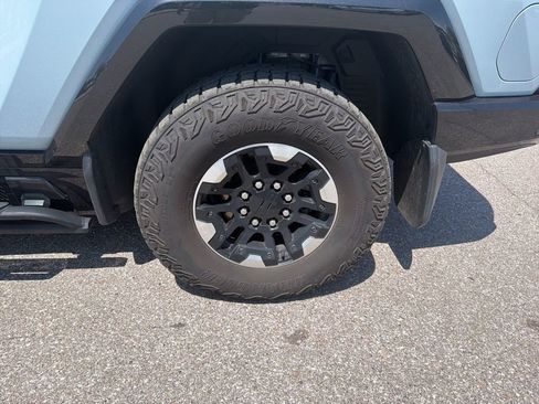 Certified 2024 GMC Hummer EV 2X w/ Extreme Off-Road Package AWD/4WD image 9