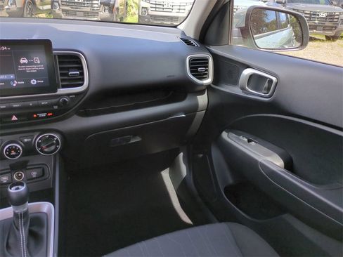 New 2026 Hyundai Venue SE image 17