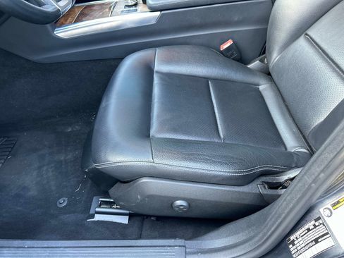 Used 2014 Mercedes-Benz E 350 4MATIC Sedan image 22