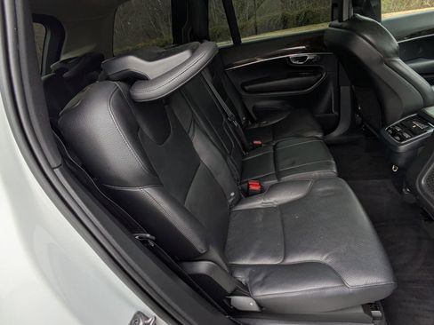 Used 2018 Volvo XC90 T6 Momentum w/ Convenience Package image 28