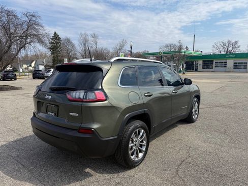 Used 2019 Jeep Cherokee Latitude Plus image 6
