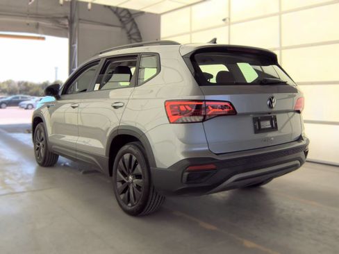 Used 2022 Volkswagen Taos S FWD image 6