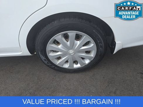 Used 2015 Nissan Versa SV FWD image 22