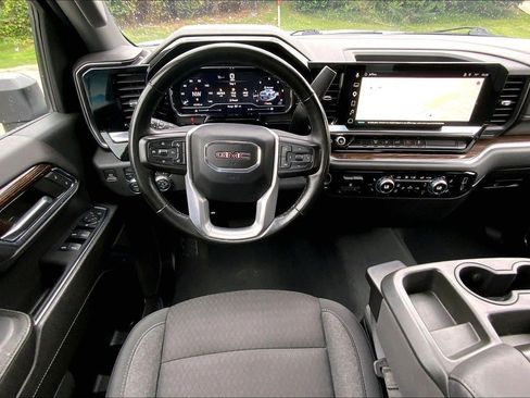 Used 2024 GMC Sierra 2500 SLE w/ SLE Value Package; AWD/4WD image 5
